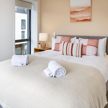 Modern City Lifestyle: 2 Bedroom 1 Bath Christchurch Buitenkant foto