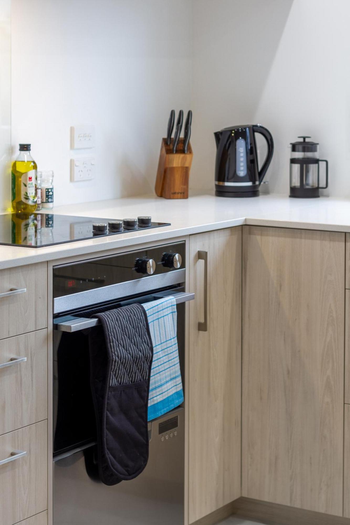 Modern City Lifestyle: 2 Bedroom 1 Bath Christchurch Buitenkant foto