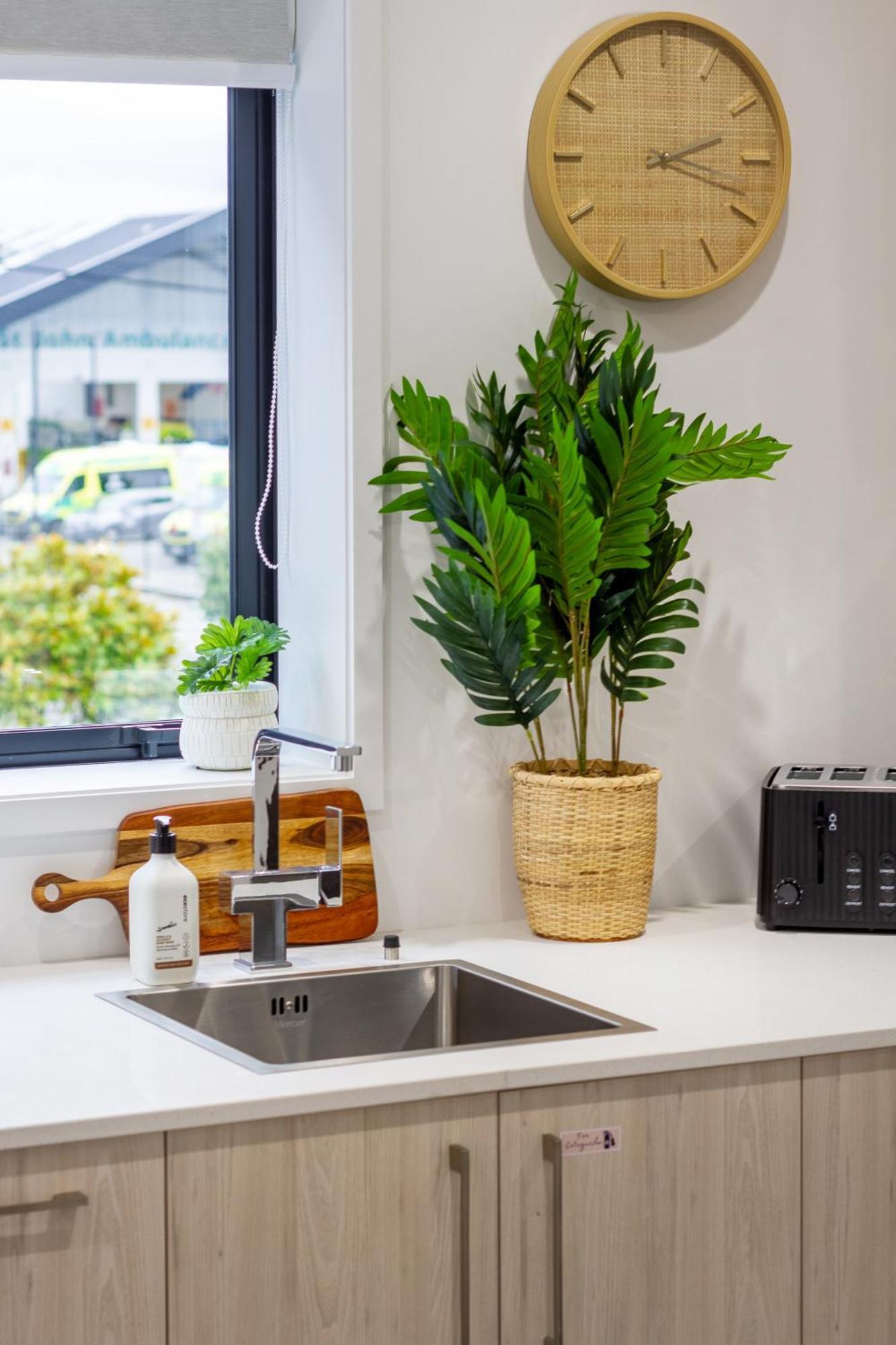 Modern City Lifestyle: 2 Bedroom 1 Bath Christchurch Buitenkant foto